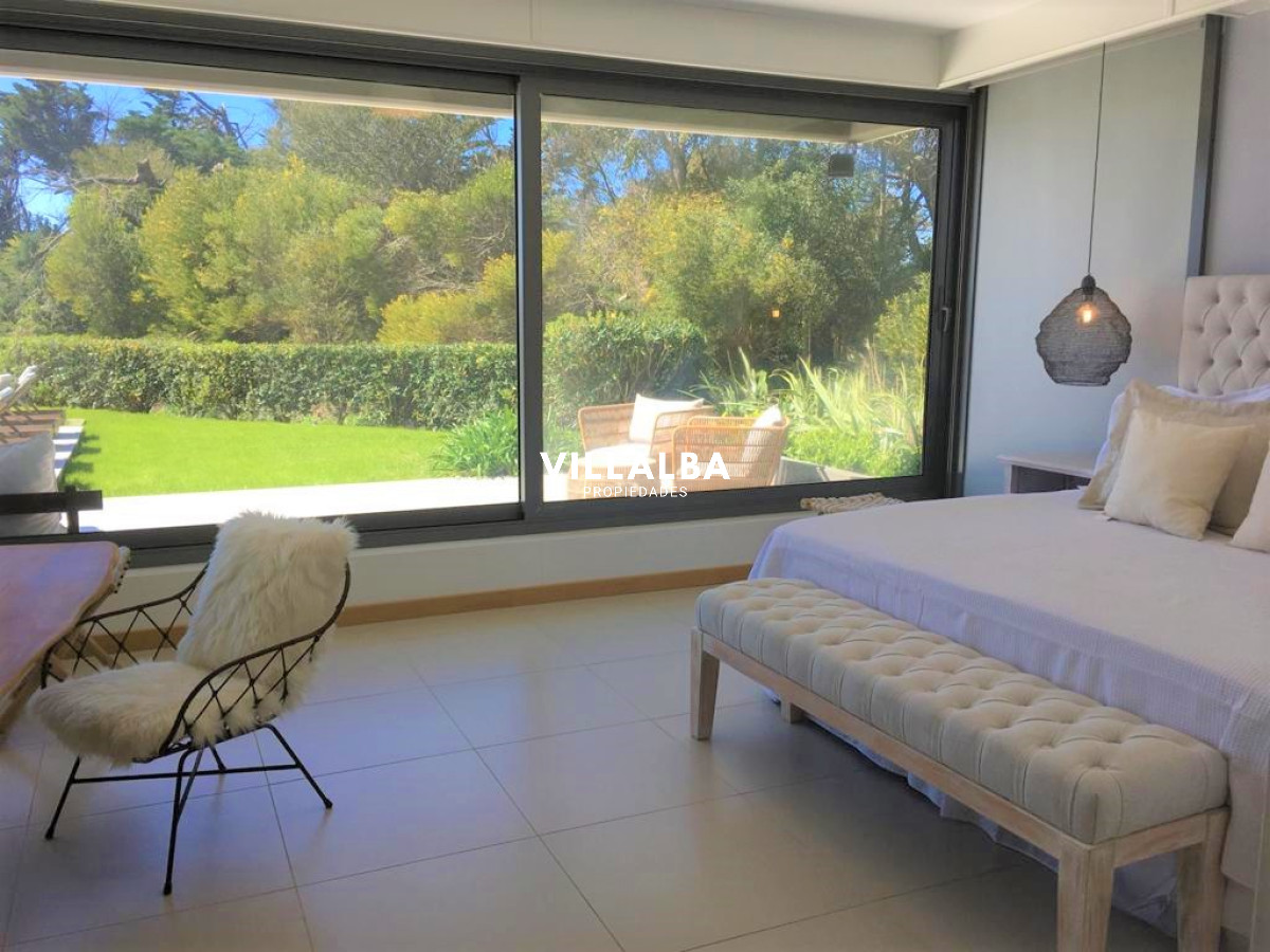 Apartamento ID.556 - Excepcional planta baja con piscina propia.