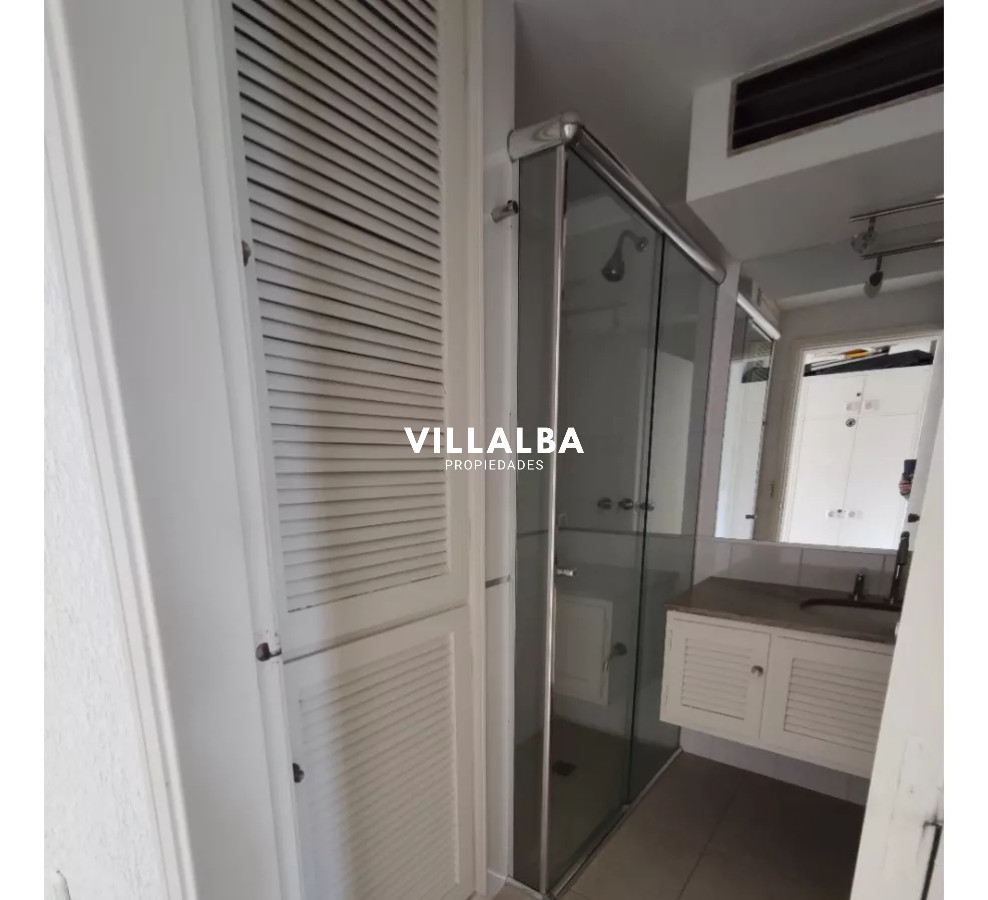 Apartamento ID.3361 - Playa Mansa. Frente al mar. 