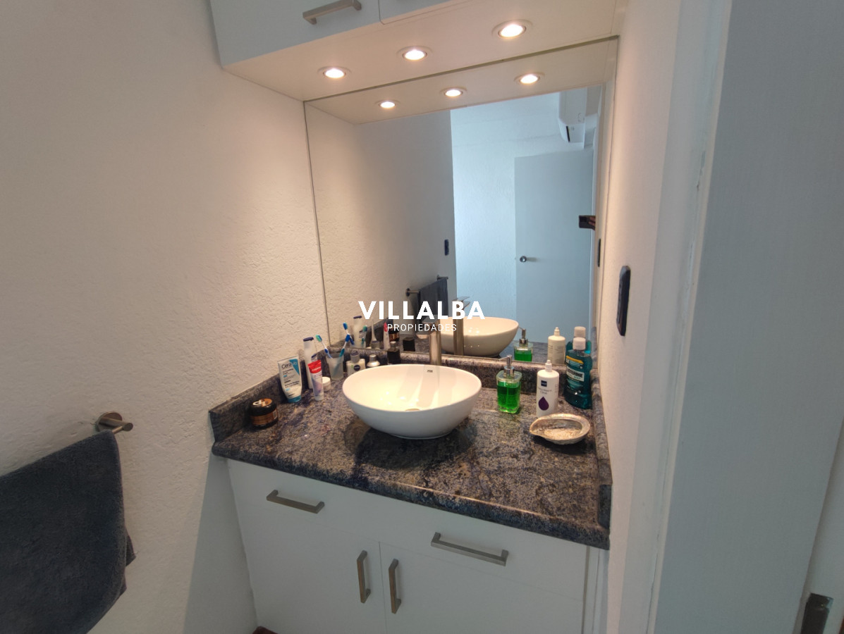 Apartamento ID.3884 - Playa Mansa. Frente al mar. 