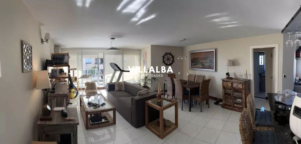 Apartamento ID.3599 - Primera línea. 3 dormitorios, terraza.