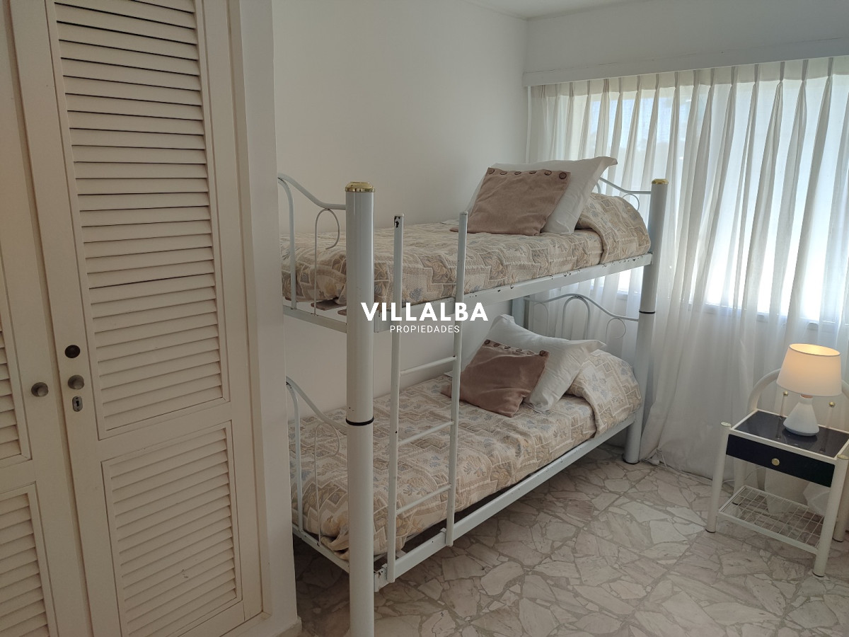 Apartamento ID.2878 - Playa Mansa. Frente al mar. 