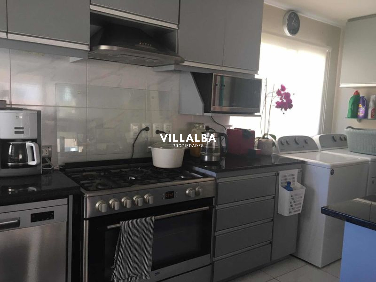 Apartamento ID.3599 - Primera línea. 3 dormitorios, terraza.