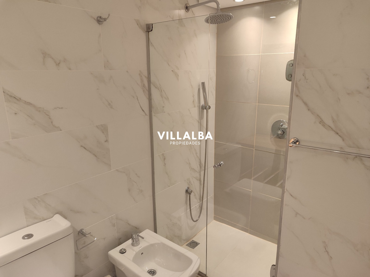 Apartamento ID.2878 - Playa Mansa. Frente al mar. 
