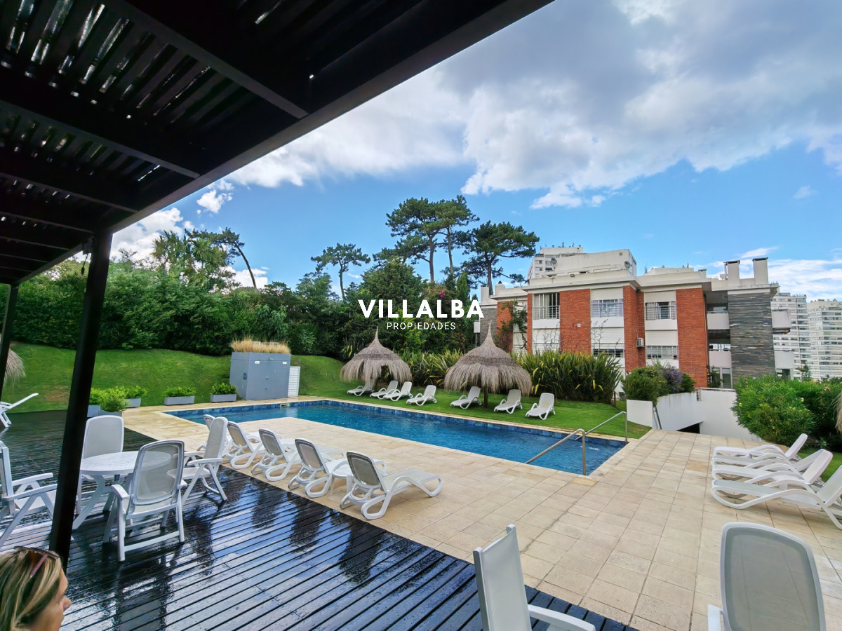 Apartamento ID.47 - Departamento de 3 dorm. playa mansa con Barbacoa propia.