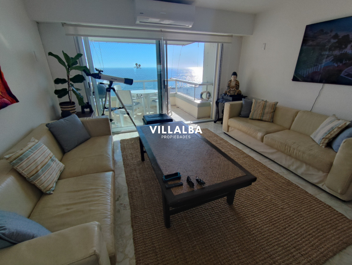 Apartamento ID.3884 - Playa Mansa. Frente al mar. 