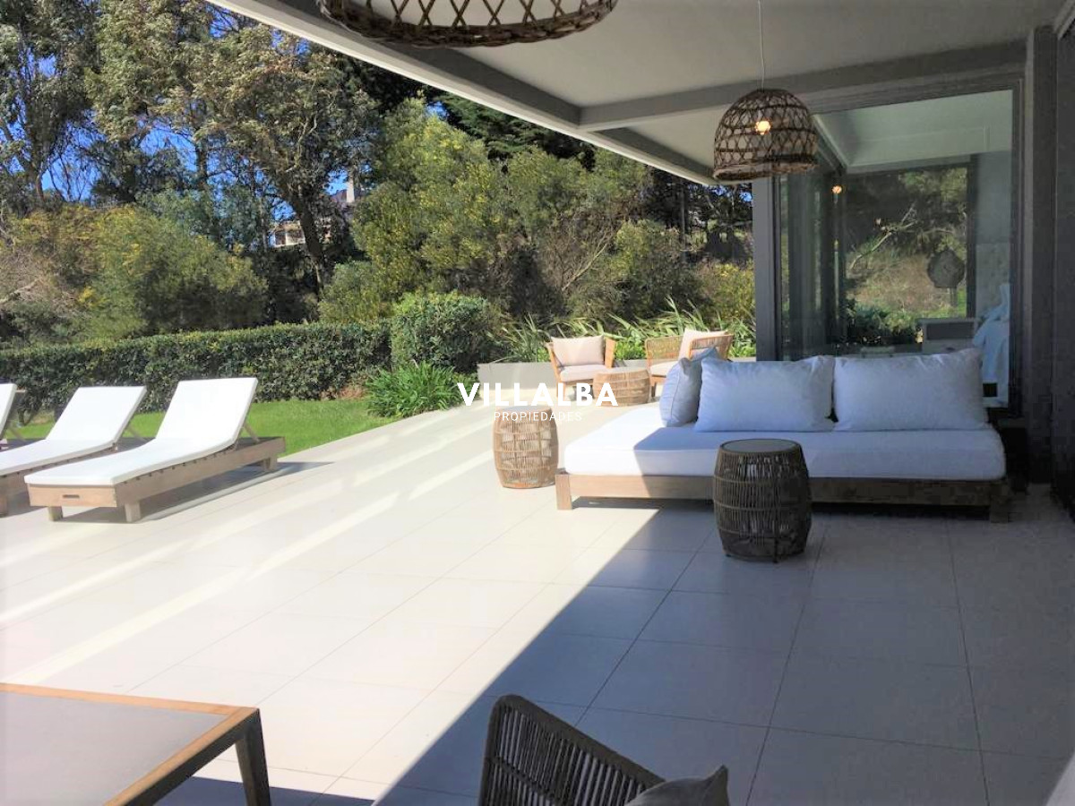 Apartamento ID.556 - Excepcional planta baja con piscina propia.