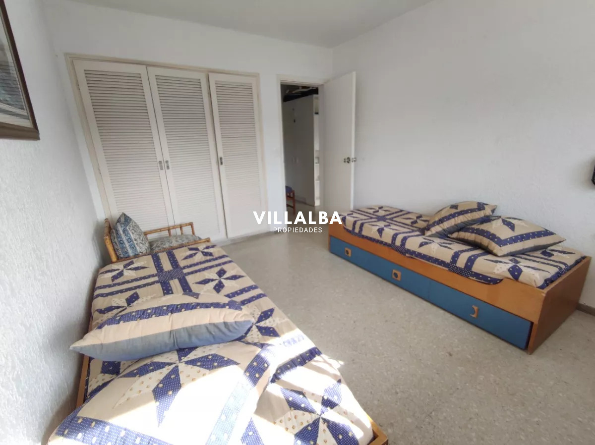 Apartamento ID.3361 - Playa Mansa. Frente al mar. 