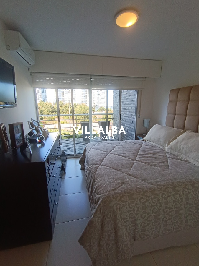 Apartamento ID.3216 - Espectacular depatamento en playa mansa con terraza grande y parrillero propio. 