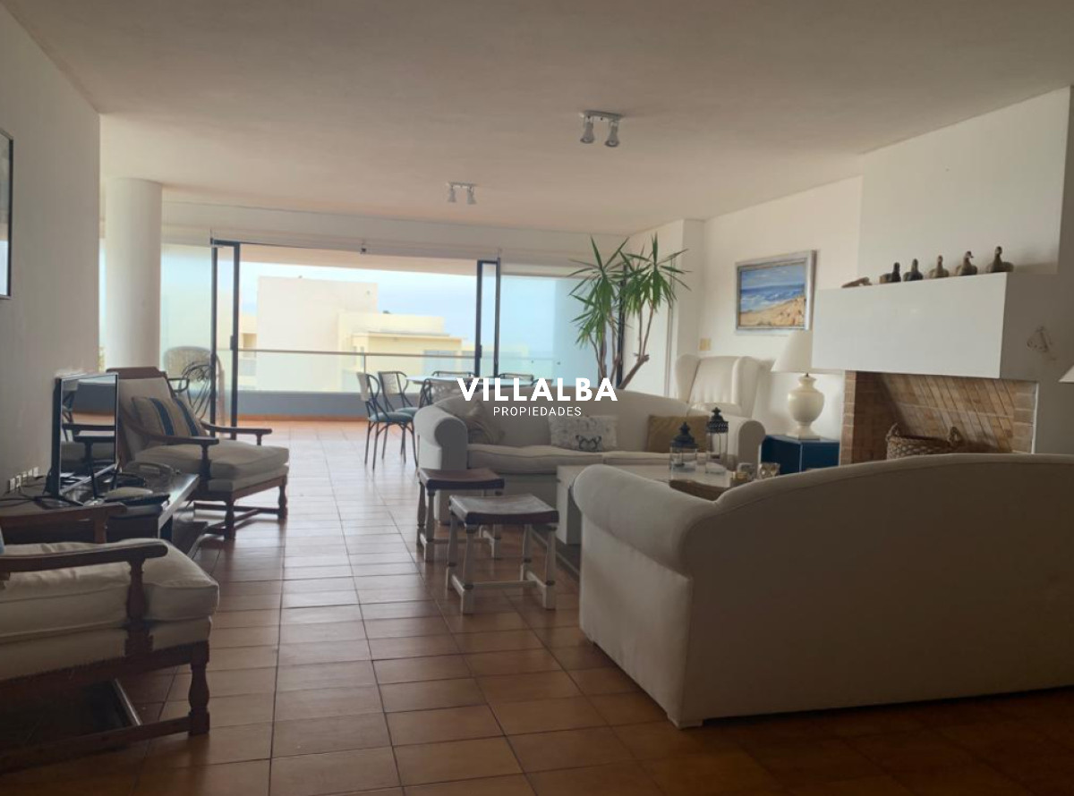 Apartamento ID.3618 - 3 suites + dependencia, 2 garajes. Vista espectacular