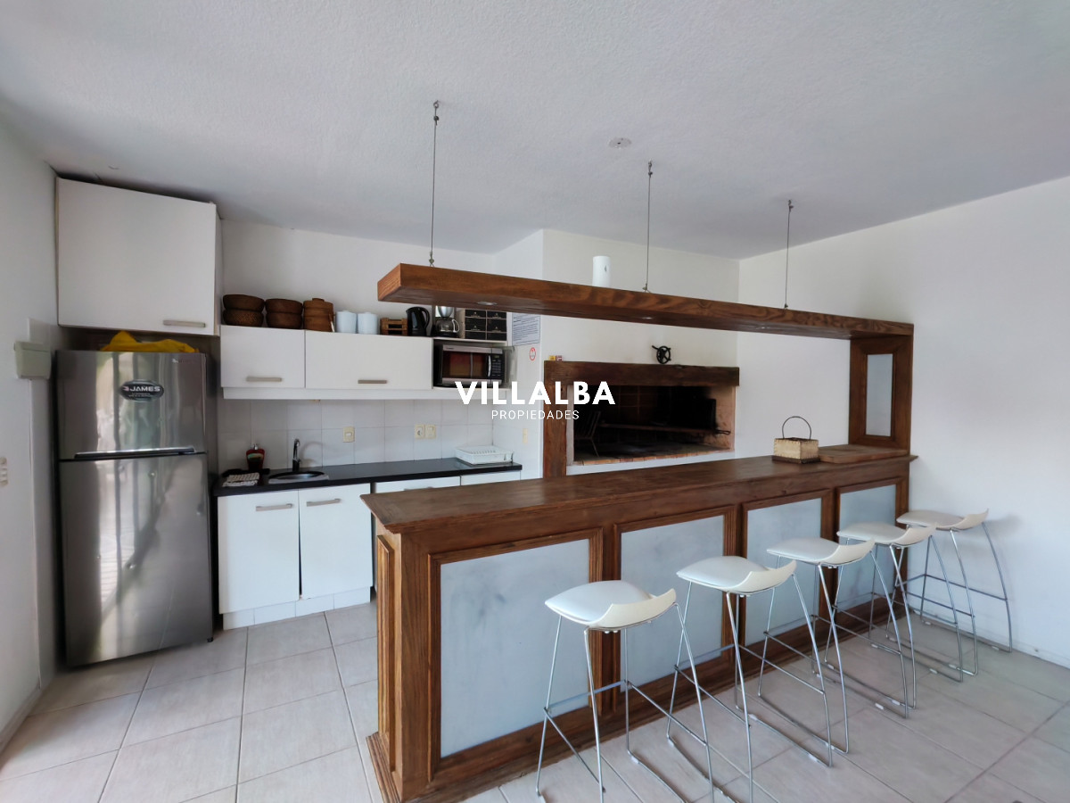 Apartamento ID.47 - Departamento de 3 dorm. playa mansa con Barbacoa propia.