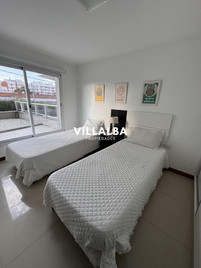 Apartamento ID.3347 - Alquiler anual, mansa - Punta del Este.