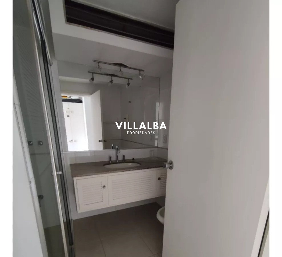 Apartamento ID.3361 - Playa Mansa. Frente al mar. 