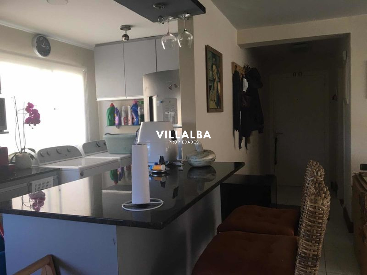 Apartamento ID.3599 - Primera línea. 3 dormitorios, terraza.