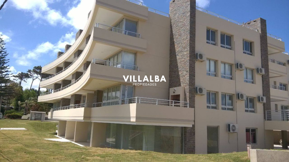 Apartamento ID.41 - Oportunidad Playa Mansa 3 dormitorios.