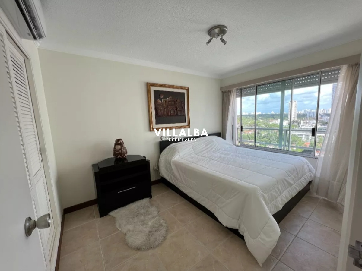 Apartamento ID.3192 - Excelente apartamento de 3 Dormitorios frente al mar, Playa Mansa 
