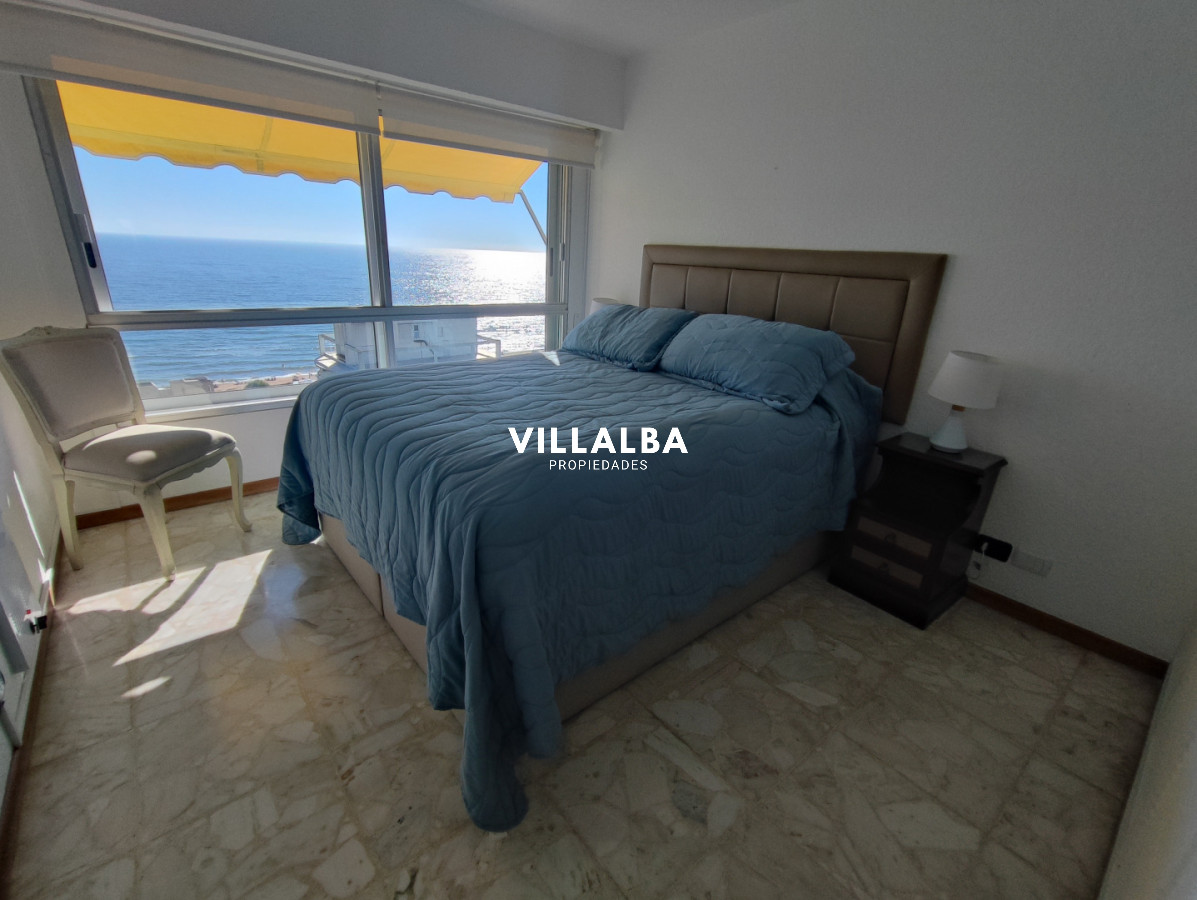 Apartamento ID.3884 - Playa Mansa. Frente al mar. 