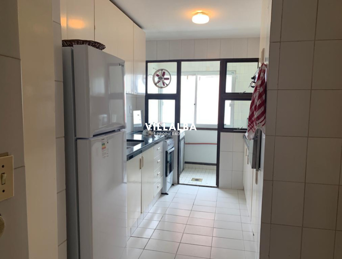 Apartamento ID.3618 - 3 suites + dependencia, 2 garajes. Vista espectacular