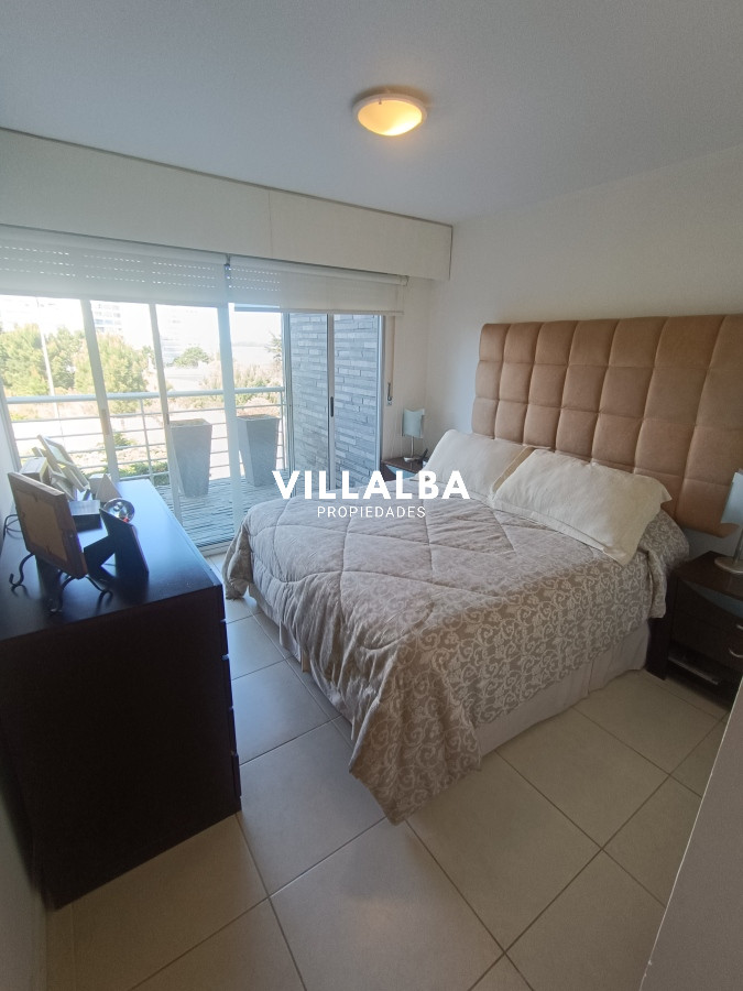 Apartamento ID.3216 - Espectacular depatamento en playa mansa con terraza grande y parrillero propio. 