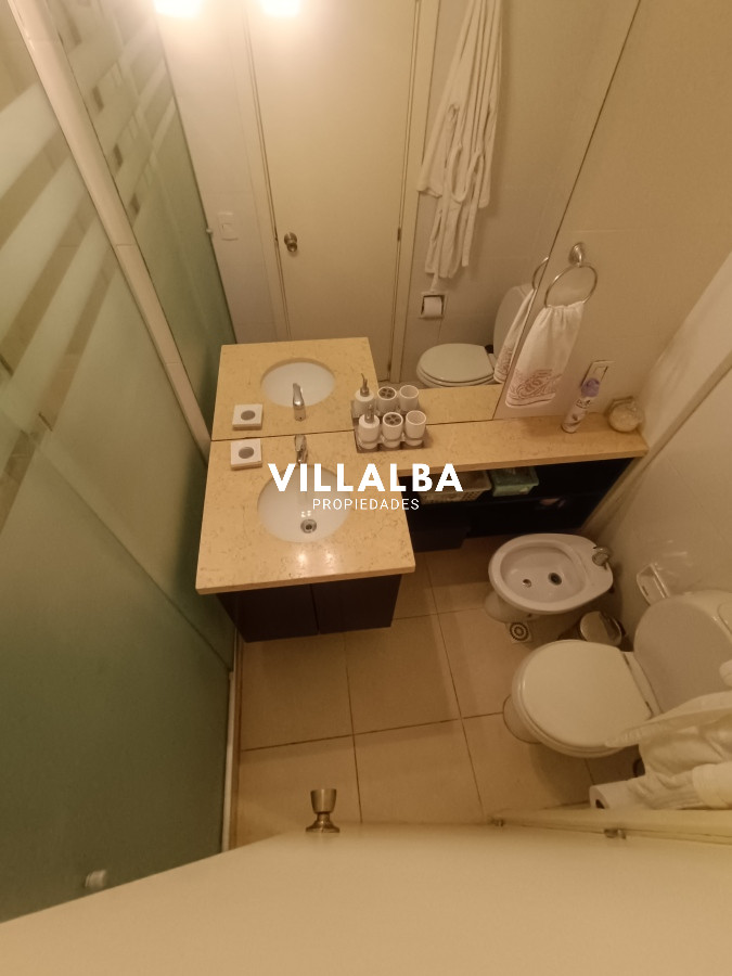 Apartamento ID.3216 - Espectacular depatamento en playa mansa con terraza grande y parrillero propio. 