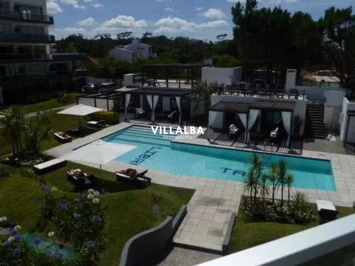 Apartamento ID.3599 - Primera línea. 3 dormitorios, terraza.