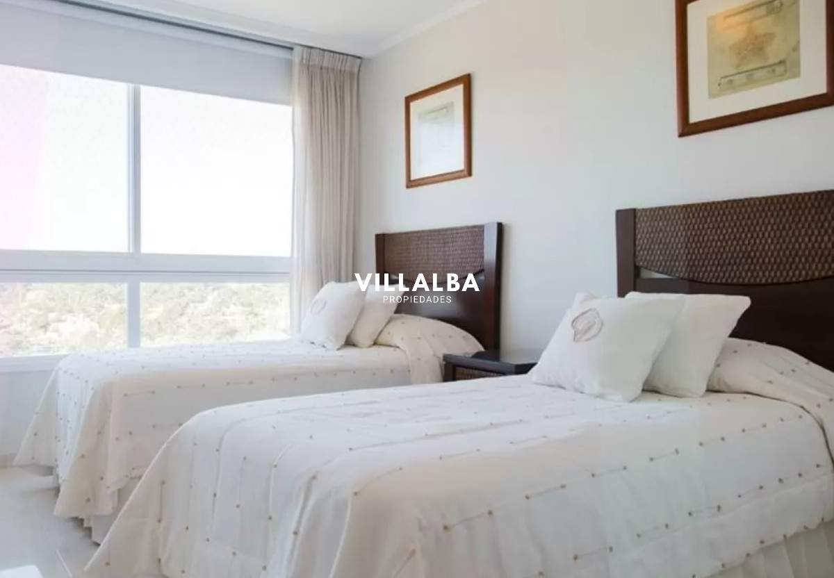 Apartamento ID.1647 - Le Jardin, 3 suites. Amplia planta