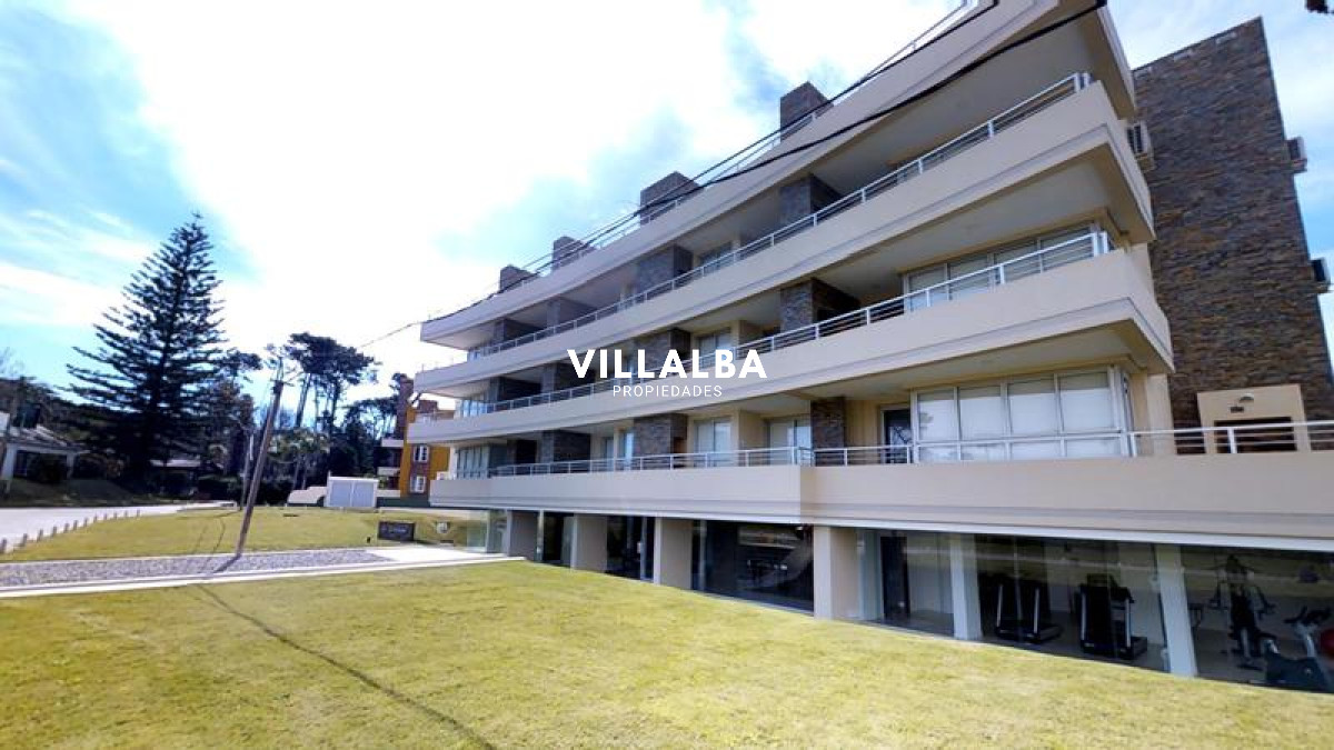 Apartamento ID.41 - Oportunidad Playa Mansa 3 dormitorios.