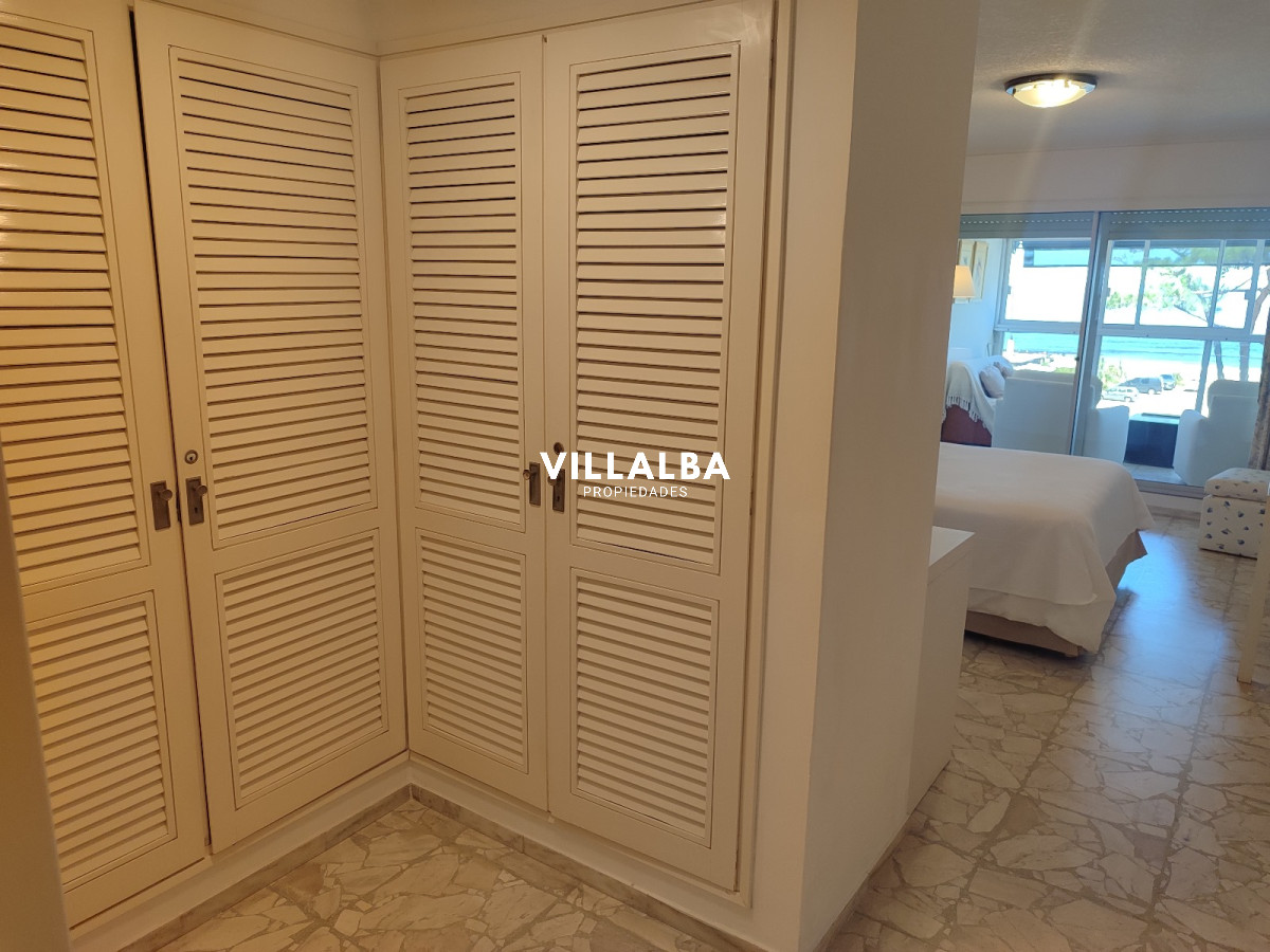 Apartamento ID.2878 - Playa Mansa. Frente al mar. 