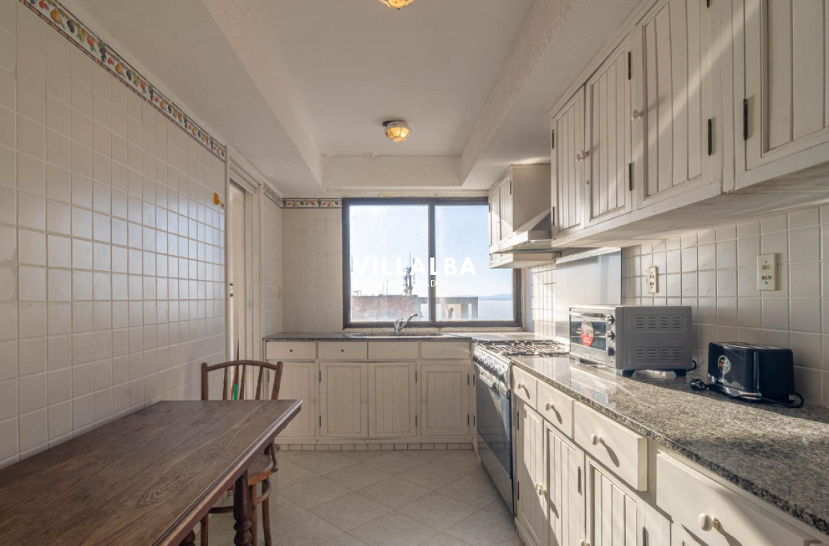 Apartamento ID.3617 - PUNTA DEL ESTE VENTA DEPARTAMENTO GARDEN TOWER 