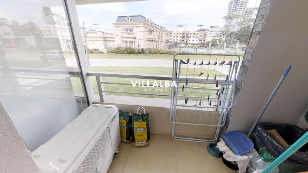 Apartamento ID.41 - Oportunidad Playa Mansa 3 dormitorios.