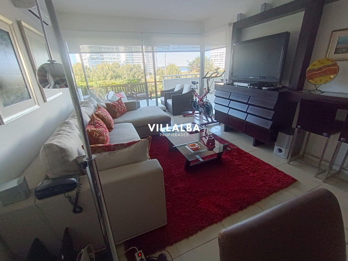 Apartamento ID.3216 - Espectacular depatamento en playa mansa con terraza grande y parrillero propio. 