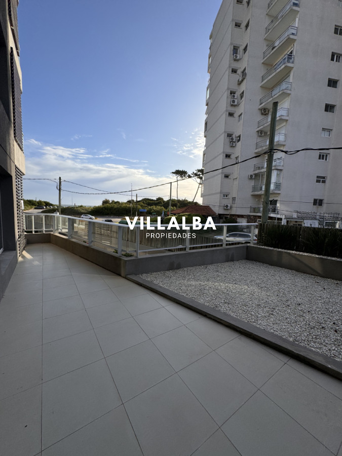 Apartamento ID.3347 - Alquiler anual, mansa - Punta del Este.