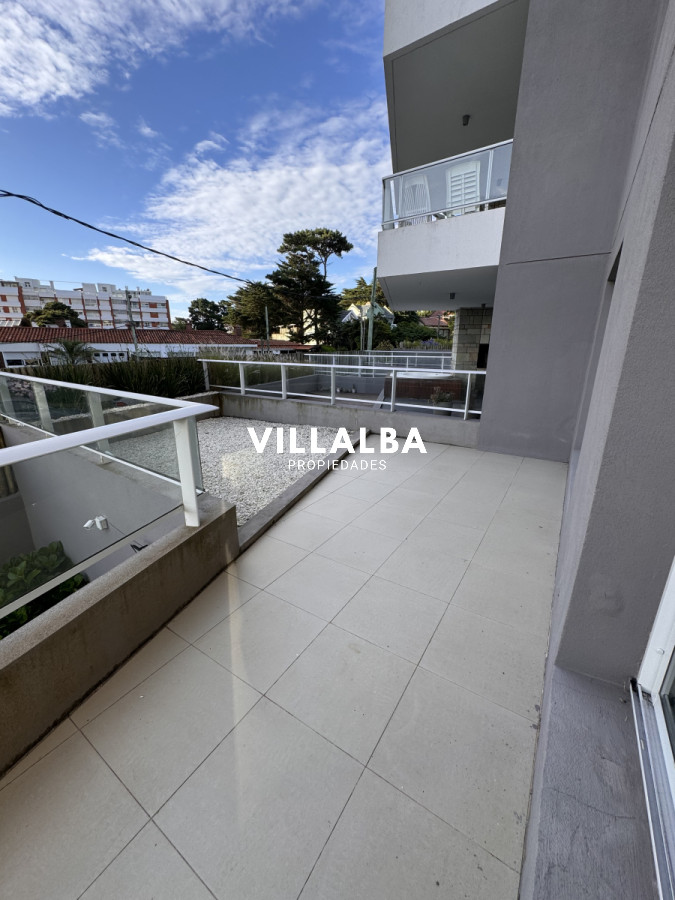 Apartamento ID.3347 - Alquiler anual, mansa - Punta del Este.