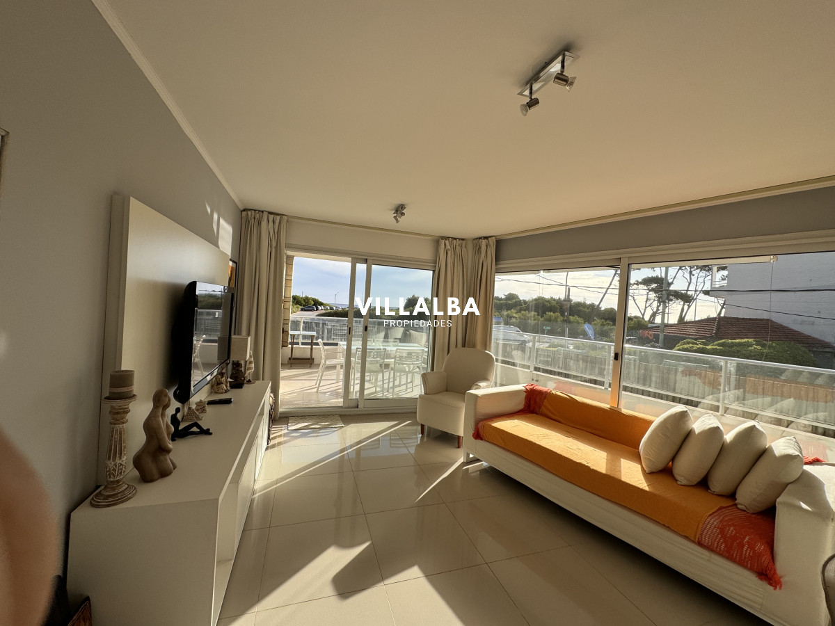 Apartamento ID.3347 - Alquiler anual, mansa - Punta del Este.
