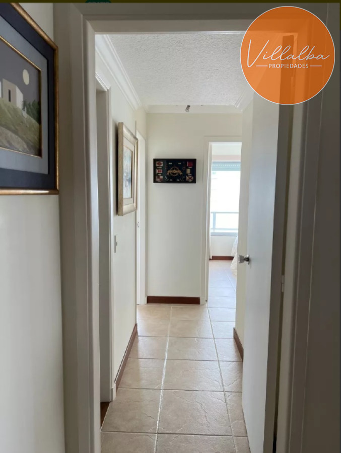 Apartamento ID.3192 - Excelente apartamento de 3 Dormitorios frente al mar, Playa Mansa 
