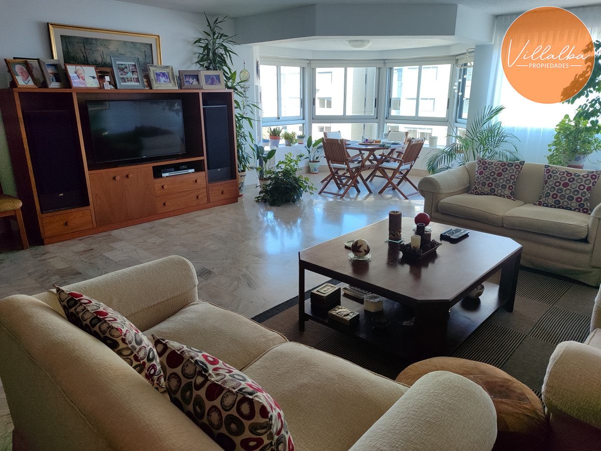 Apartamento ID.2981 - Oportunidad en venta - 3 dormitorios + dependencia! 
