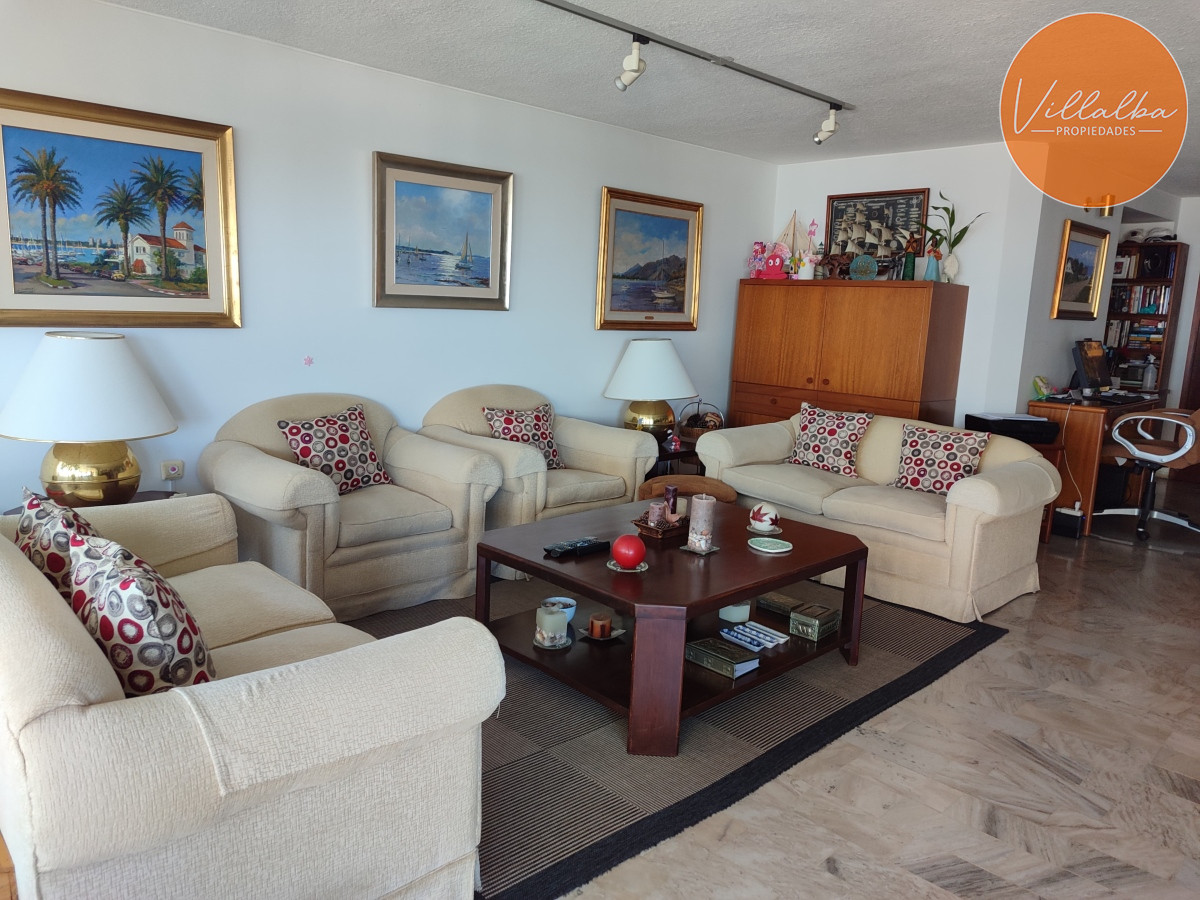 Apartamento ID.2981 - Oportunidad en venta - 3 dormitorios + dependencia! 
