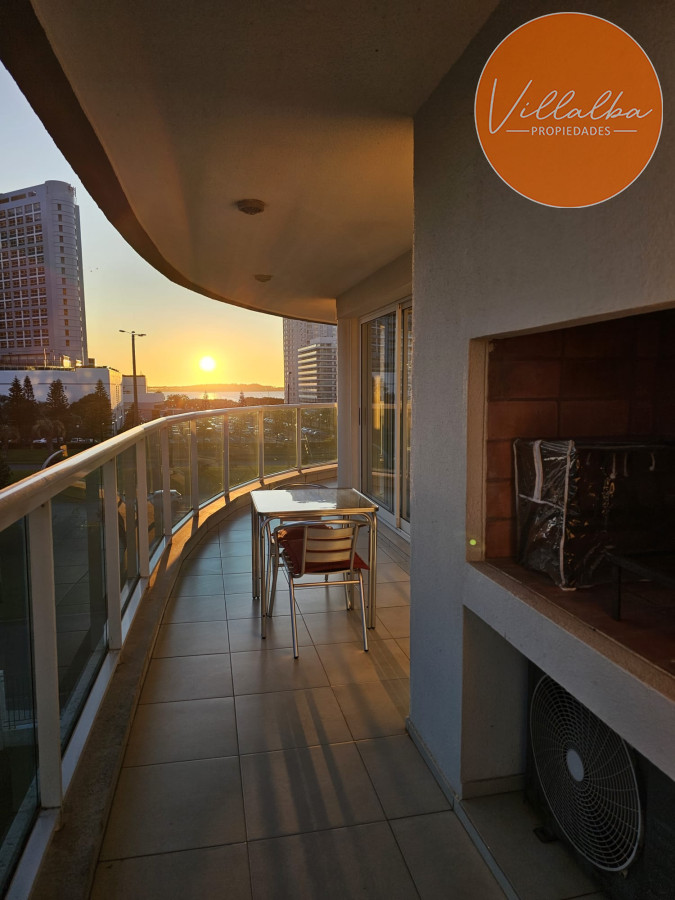 Apartamento ID.3072 - Espectacular Apartamento de 4 Dormitorios a metros de la rambla, playa mansa.