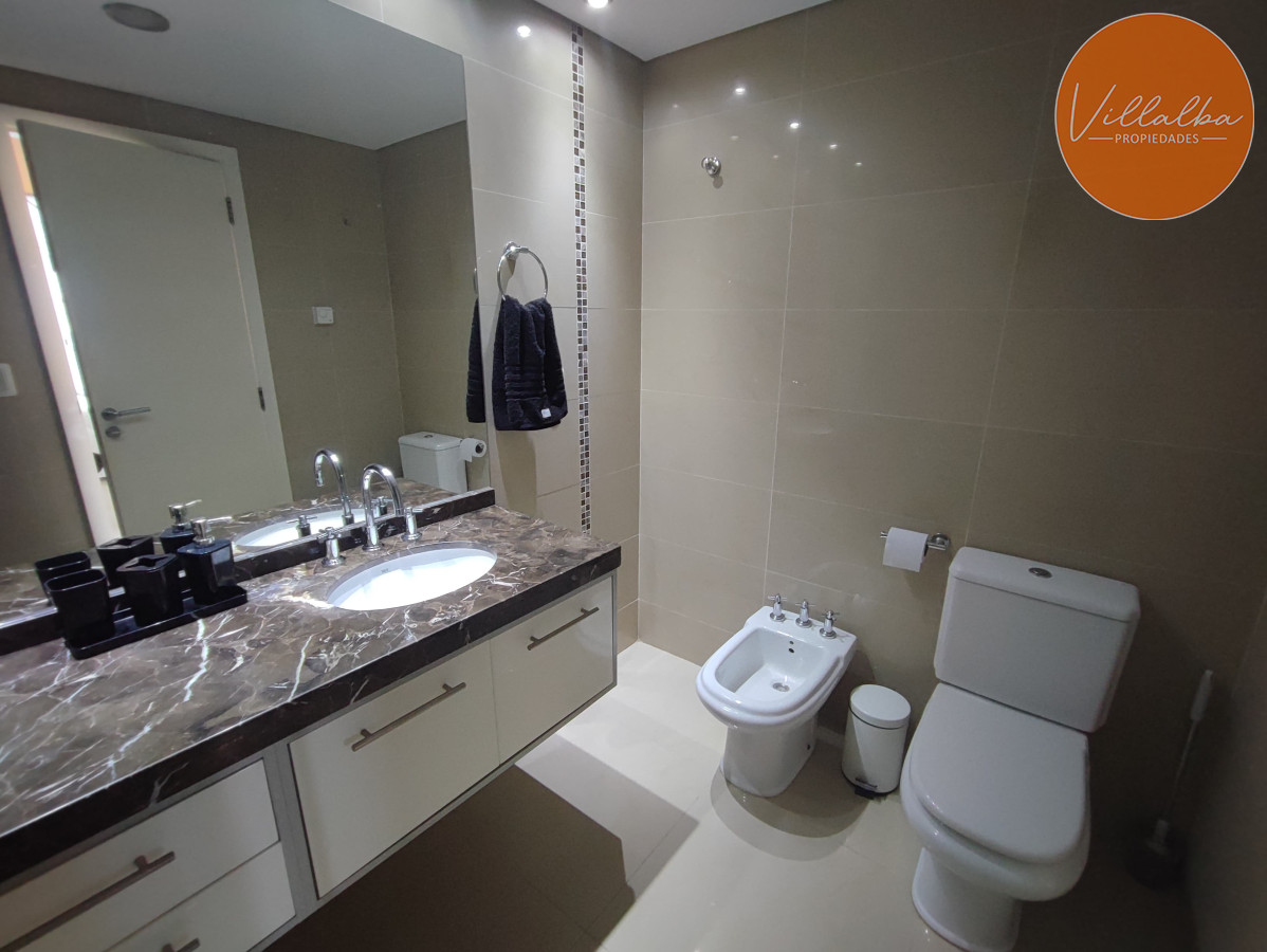 Apartamento ID.3072 - Espectacular Apartamento de 4 Dormitorios a metros de la rambla, playa mansa.