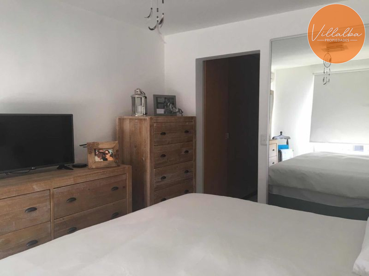 Apartamento ID.3599 - Primera línea. 3 dormitorios, terraza.
