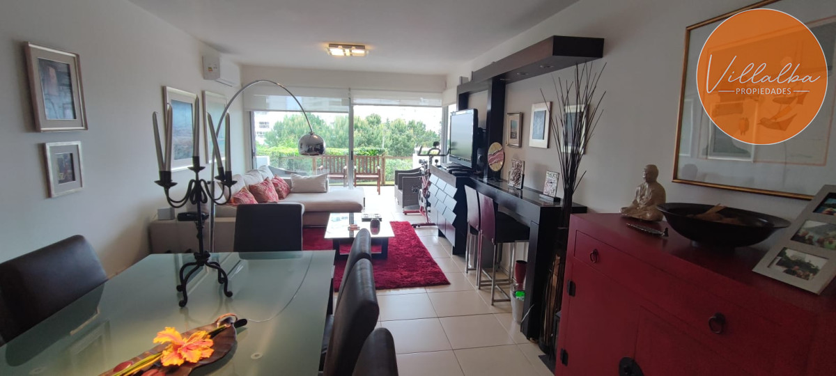 Apartamento ID.3216 - Espectacular depatamento en playa mansa con terraza grande y parrillero propio. 