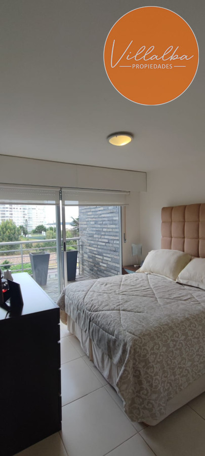 Apartamento ID.3216 - Espectacular depatamento en playa mansa con terraza grande y parrillero propio. 