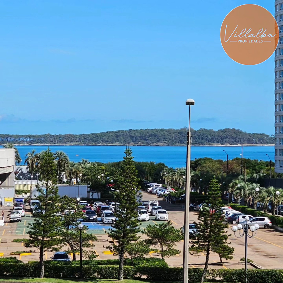 Apartamento ID.3072 - Espectacular Apartamento de 4 Dormitorios a metros de la rambla, playa mansa.