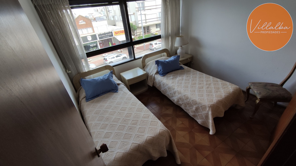 Apartamento ID.925 - BAJÓ DE PRECIO! 3 dormitorios y serv. cerca del mar