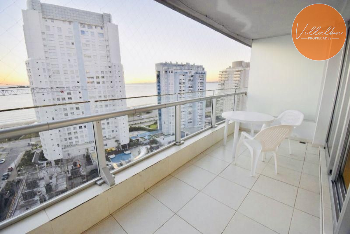 Apartamento ID.2740 - Oportunidad en venta - Seasons Tower, vista al mar. 