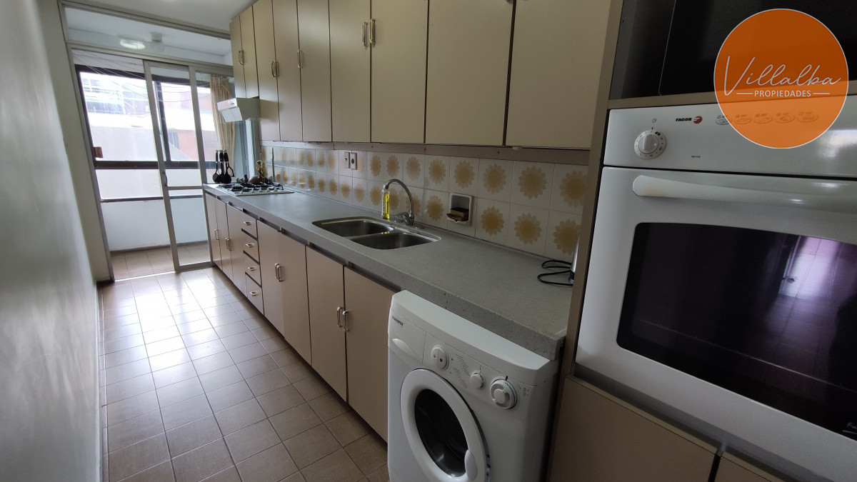 Apartamento ID.925 - BAJÓ DE PRECIO! 3 dormitorios y serv. cerca del mar