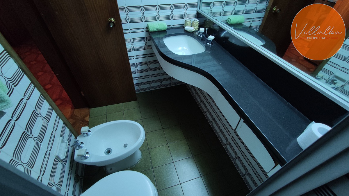 Apartamento ID.925 - BAJÓ DE PRECIO! 3 dormitorios y serv. cerca del mar