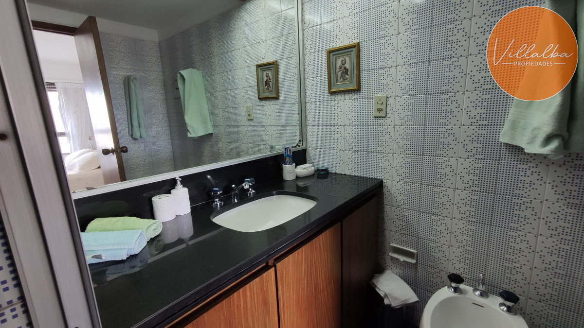 Apartamento ID.925 - BAJÓ DE PRECIO! 3 dormitorios y serv. cerca del mar