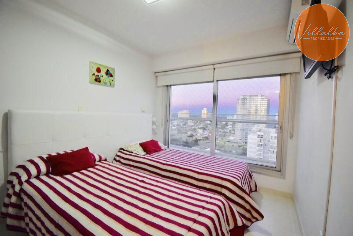 Apartamento ID.2740 - Oportunidad en venta - Seasons Tower, vista al mar. 