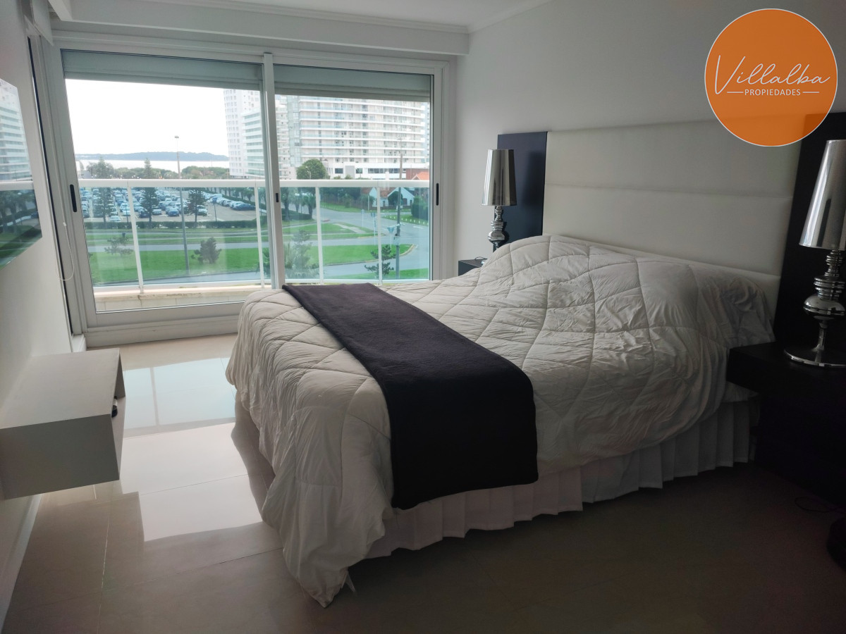 Apartamento ID.3072 - Espectacular Apartamento de 4 Dormitorios a metros de la rambla, playa mansa.