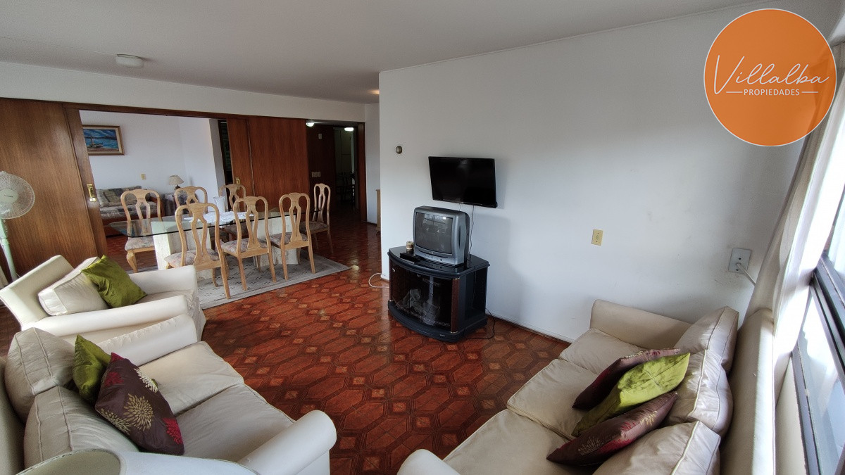 Apartamento ID.925 - BAJÓ DE PRECIO! 3 dormitorios y serv. cerca del mar
